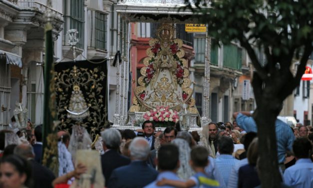 Nuestra Señora del Rocío procesionará por las calles de la ciudad a las 21.00 horas