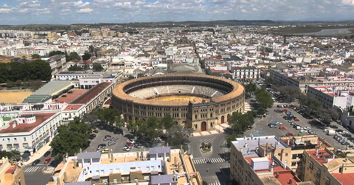 Asociaciones taurinas estudian recurrir a la vía judicial por el estado de la Plaza de Toros
