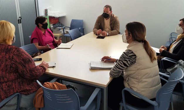 Bello coordina la colaboración de la ERACIS con las AA.VV. de Sudamérica y Barrio Alto