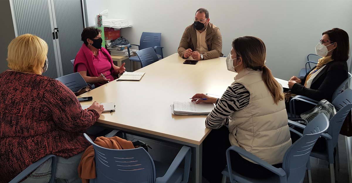 Bello coordina la colaboración de la ERACIS con las AA.VV. de Sudamérica y Barrio Alto