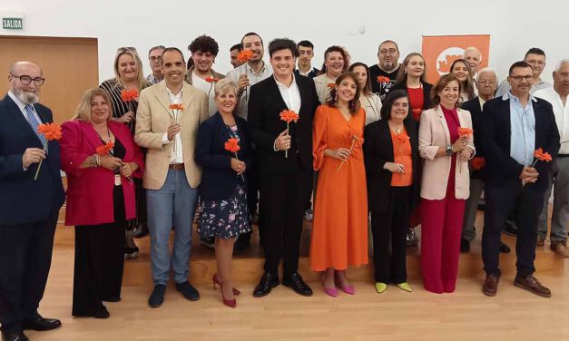 El Puerto 100x100 presenta su candidatura con Montse Pecho para el 28M