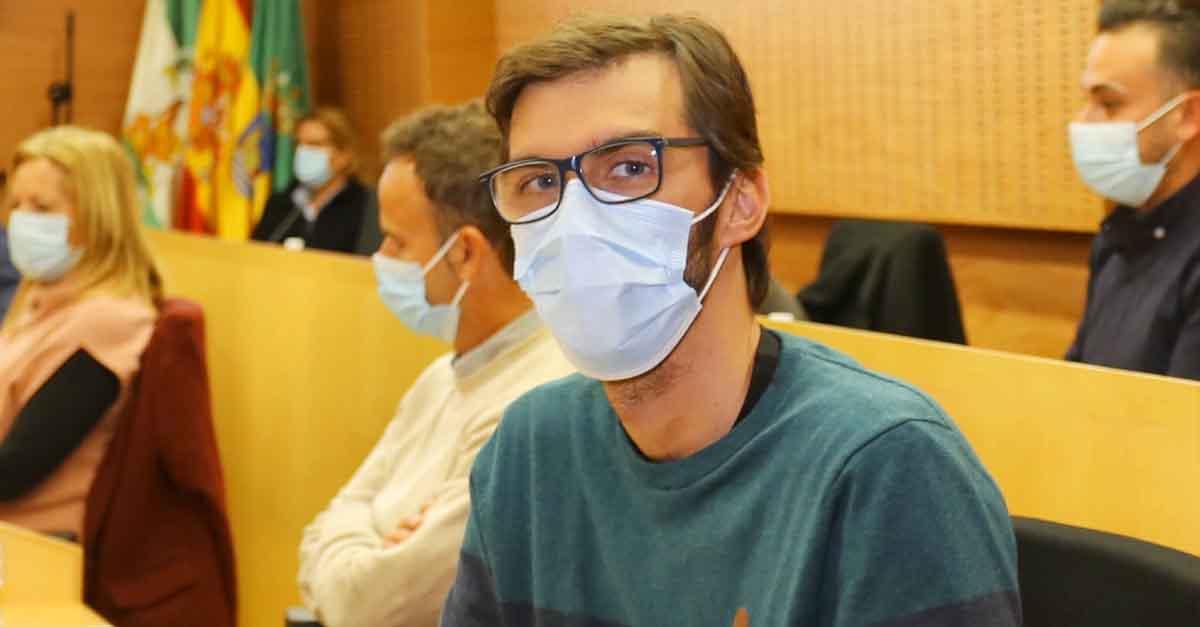 IU propone a Beardo acogerse al plan estatal para pagar a proveedores
