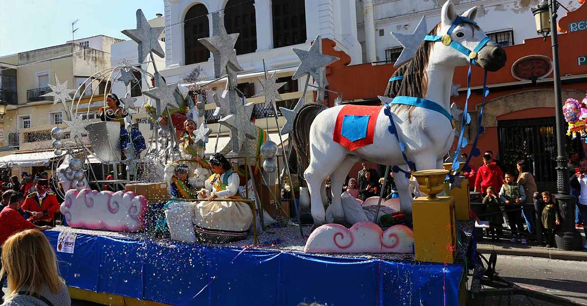 La Cabalgata de Carnaval recorre ya las calles de El Puerto