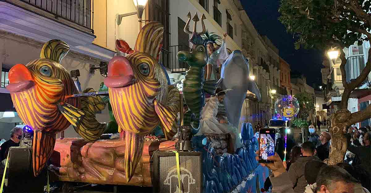 La Cabalgata de la Diosa del Mar llena de Carnaval El Puerto