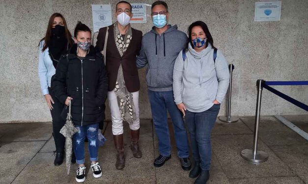 Calleja se compromete a llevar el alumbrado navideño a la AVV La Música