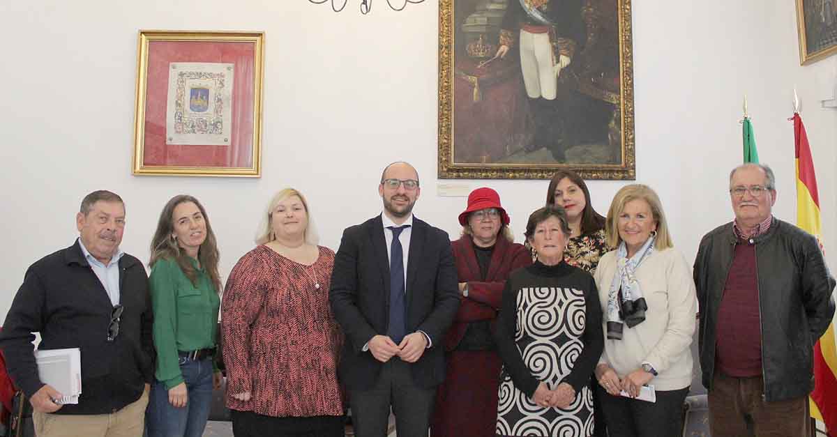 El alcalde recibe a la nueva junta directiva de la Flave