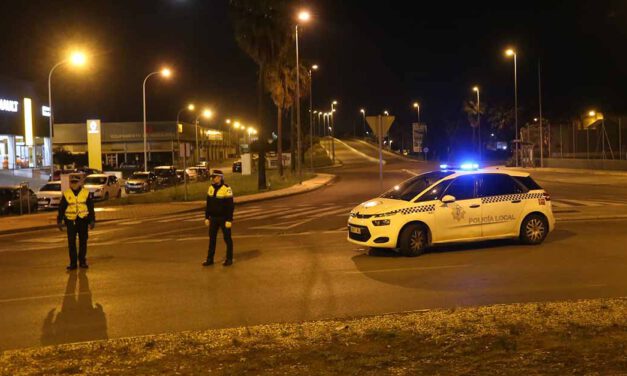 La Policía Local desmantela una macrofiesta y levanta 16 actas de denuncia