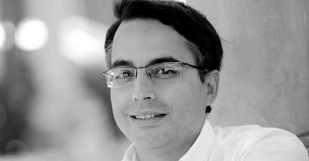 José Manuel García Gil  presenta el poemario 'La vida que hubo en Marte'