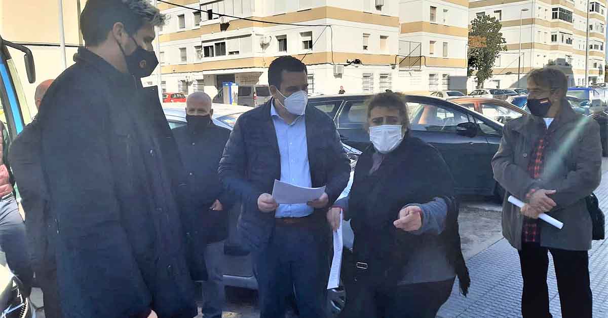 Martínez visita El Tejar para determinar las actuaciones más urgentes