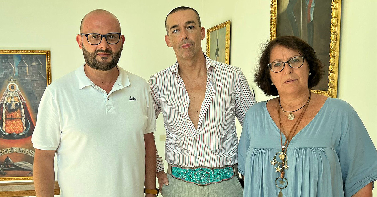 Calleja aborda con la Archicofradía de los Milagros la preparación de los actos de la Patrona