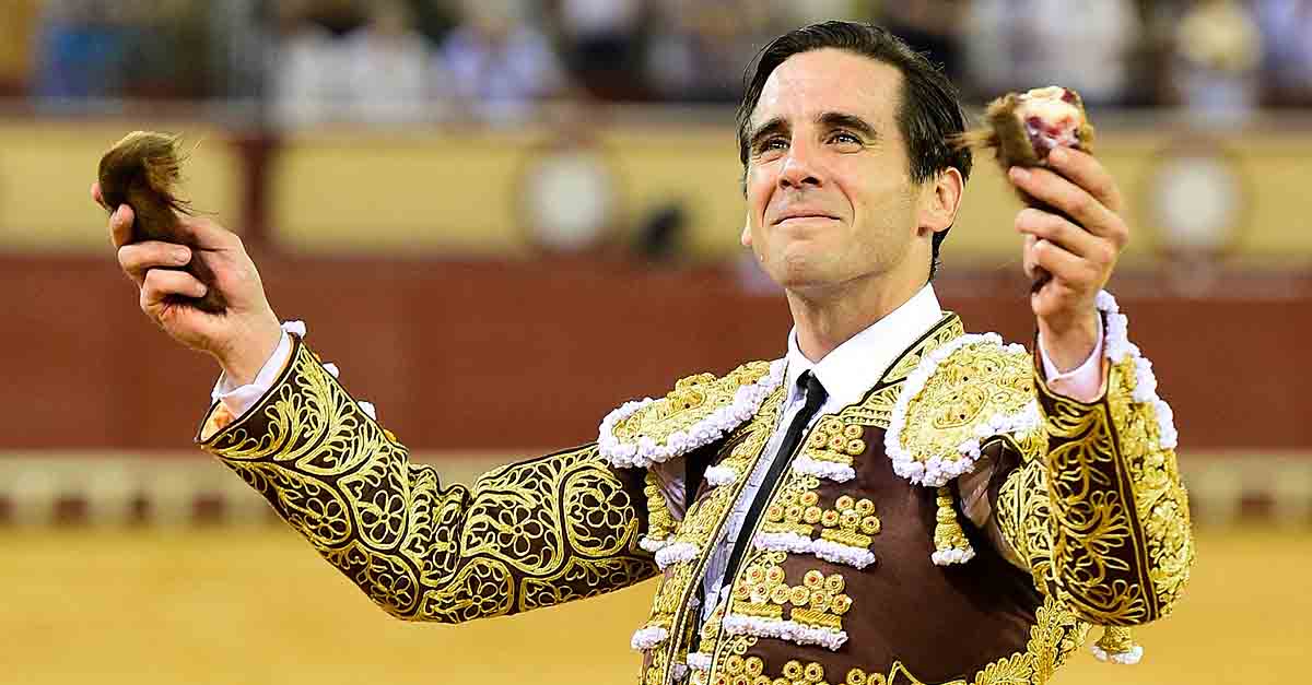 Una "corná" con dos trayectorias
