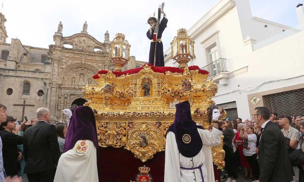 Resumen del Jueves Santo en El Puerto: El Nazareno