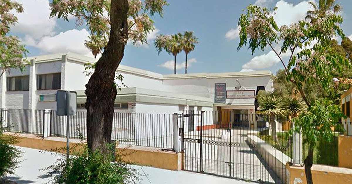 El Ayuntamiento firma un convenio con el IES Pedro Muñoz Seca para seguir impulsando la FP Dual