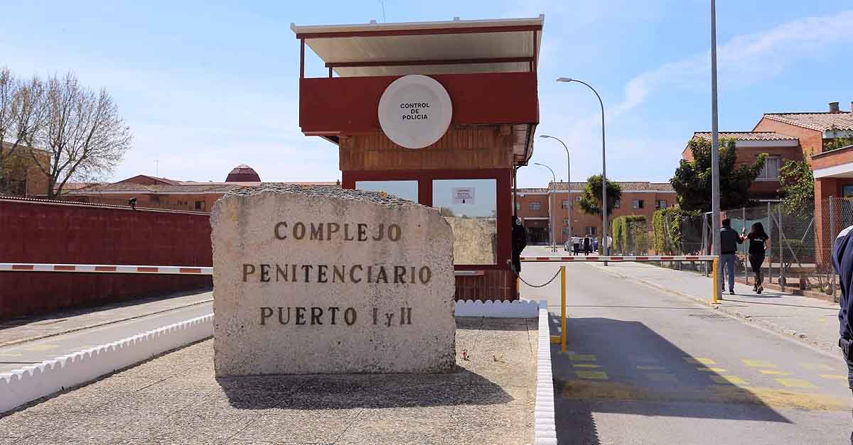 El Puerto homenajea a los funcionarios de prisiones que han sido víctimas del terrorismo