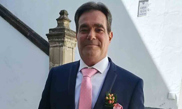 Pesar por el fallecimiento de José Ramón Herrera, director y guitarrista del coro "Aires de playa"