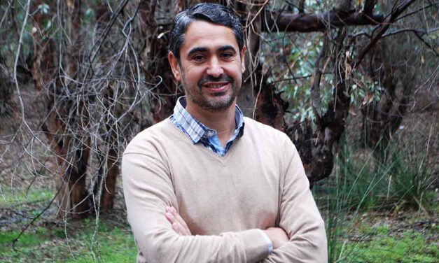 El portuense Raúl León Moresco presenta este martes su primera novela, ‘La joya de Laura’