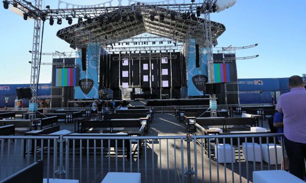 Todo preparado en Soko Puerto para disfrutar al ritmo de Henry Méndez