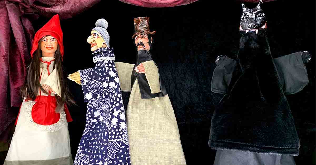 Este domingo el patio del Edificio San Agustín acoge "Los títeres de Caperucita Roja"