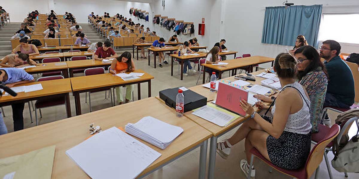 Rechazada la moción de UP para premiar a los portuenses con mejores expedientes universitarios