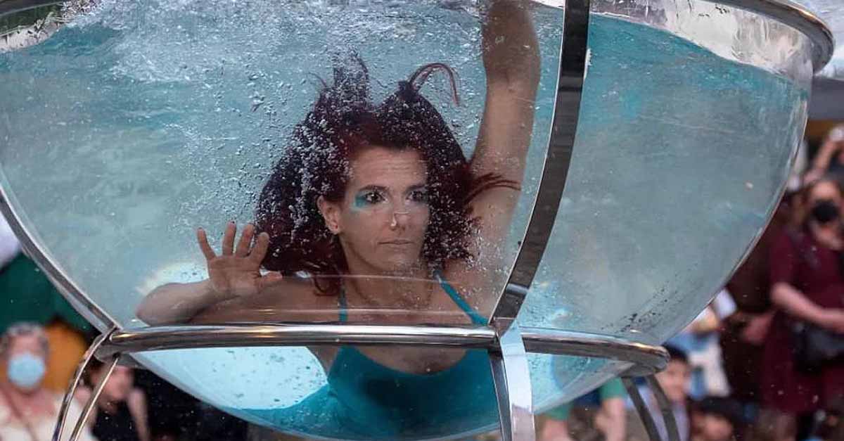 El Paseo se suma al Día Mundial del Agua con un original espectáculo acuático de acrobacia