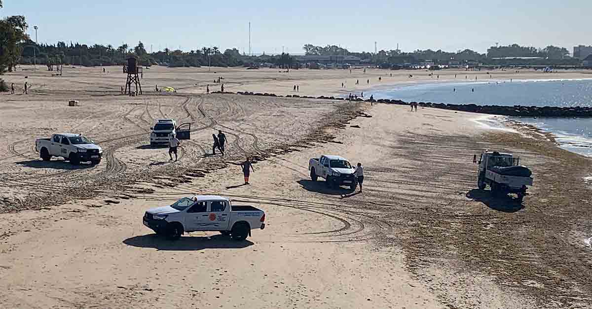 Intervenidos varios alijos de droga en la playa del Manantial y en la playa del Aculadero