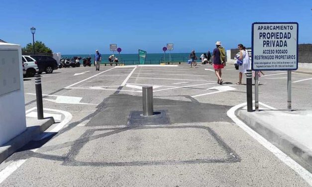 IU pide al Ayuntamiento el cierre de la bolsa de aparcamiento de la Playa del Buzo