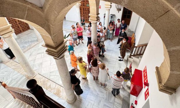El Palacio de Araníbar aúna talento, historia y risas en sus visitas teatralizadas