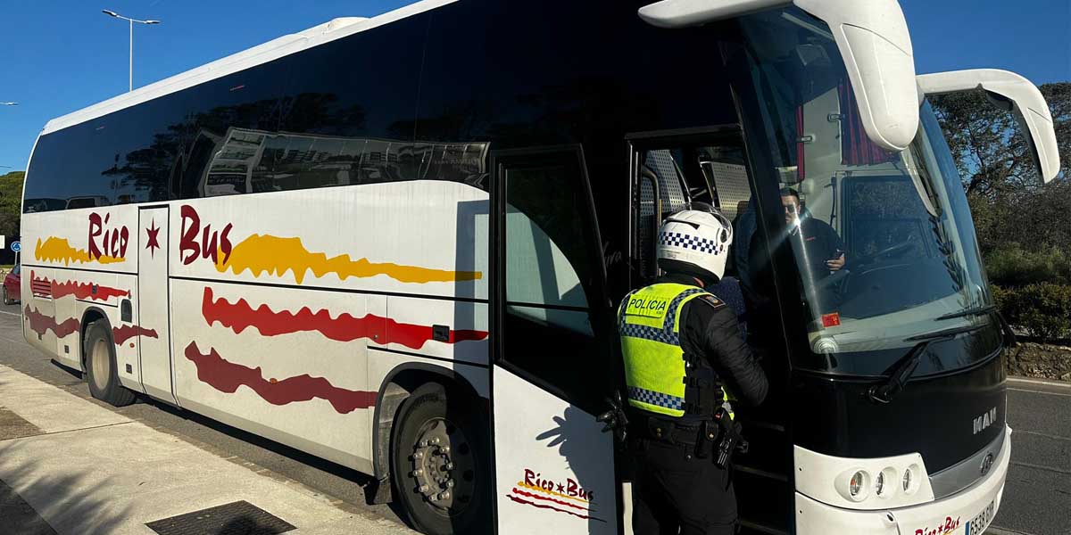 Un total de 16 vehículos fueron denunciados en El Puerto durante la campaña de vigilancia y control de transporte escolar