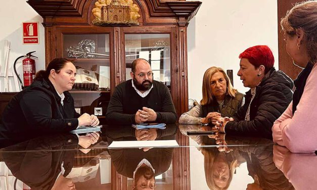 El equipo de Gobierno se reúne con el Comité de Empresa de Ayuda a Domicilio para tratar el nuevo contrato