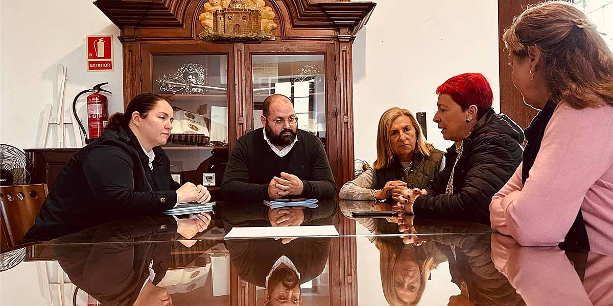 El equipo de Gobierno se reúne con el Comité de Empresa de Ayuda a Domicilio para tratar el nuevo contrato