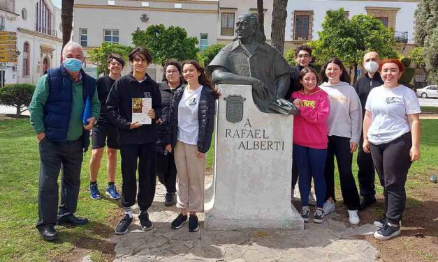Balbo celebra el Día Mundial del Teatro ante el busto de Alberti
