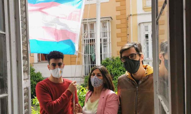 IU conmemora el Día Internacional de la Visibilidad Trans con la izada de la bandera