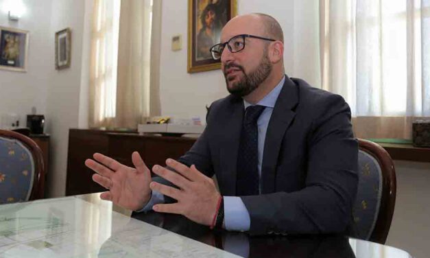 PSOE, Adelante y Unión Portuense piden la reprobación de Beardo