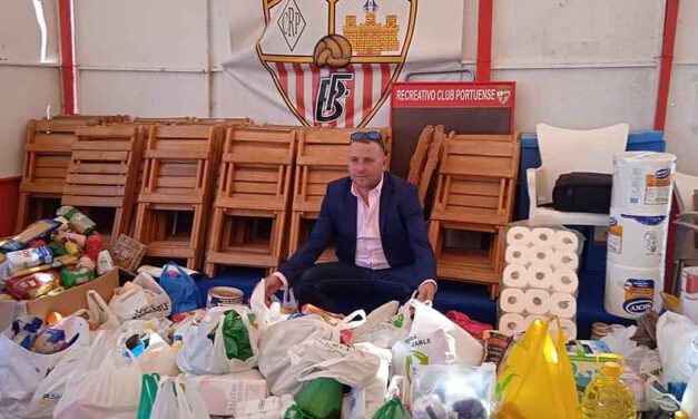 Los veteranos del Racing Club Portuense y el San Marcos C.D. juegan un partido solidario