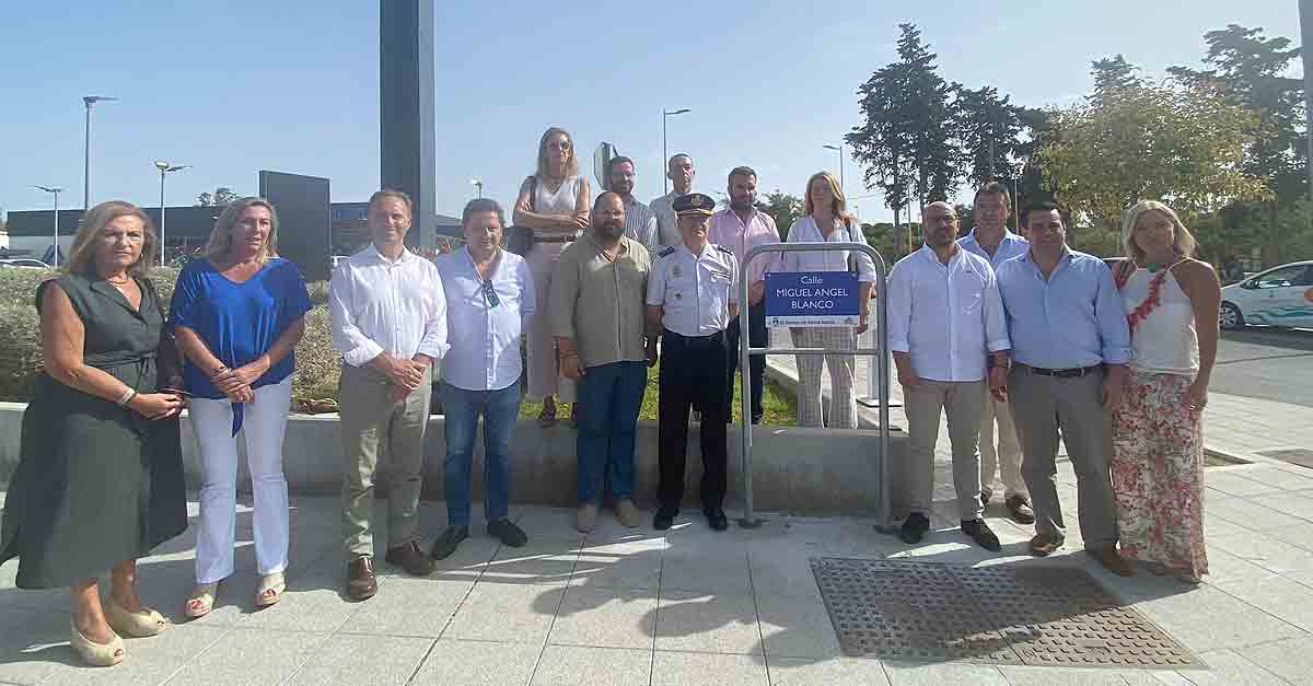 El Puerto inaugura la calle Miguel Ángel Blanco en el 25º aniversario de su asesinato a manos de ETA