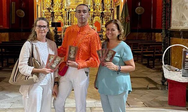 El Ayuntamiento edita por primera vez dípticos con la información de las fiestas patronales