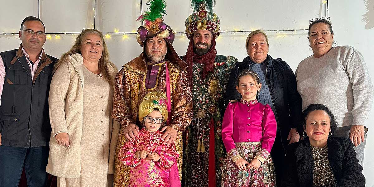 El Cartero Real visita el Poblado de Doña Blanca dentro de su extenso recorrido por El Puerto