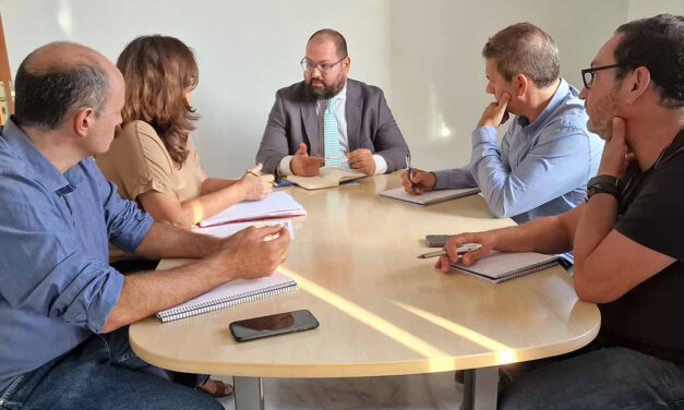 Bello se reúne con CCOO dentro de la ronda con las secciones sindicales del Ayuntamiento