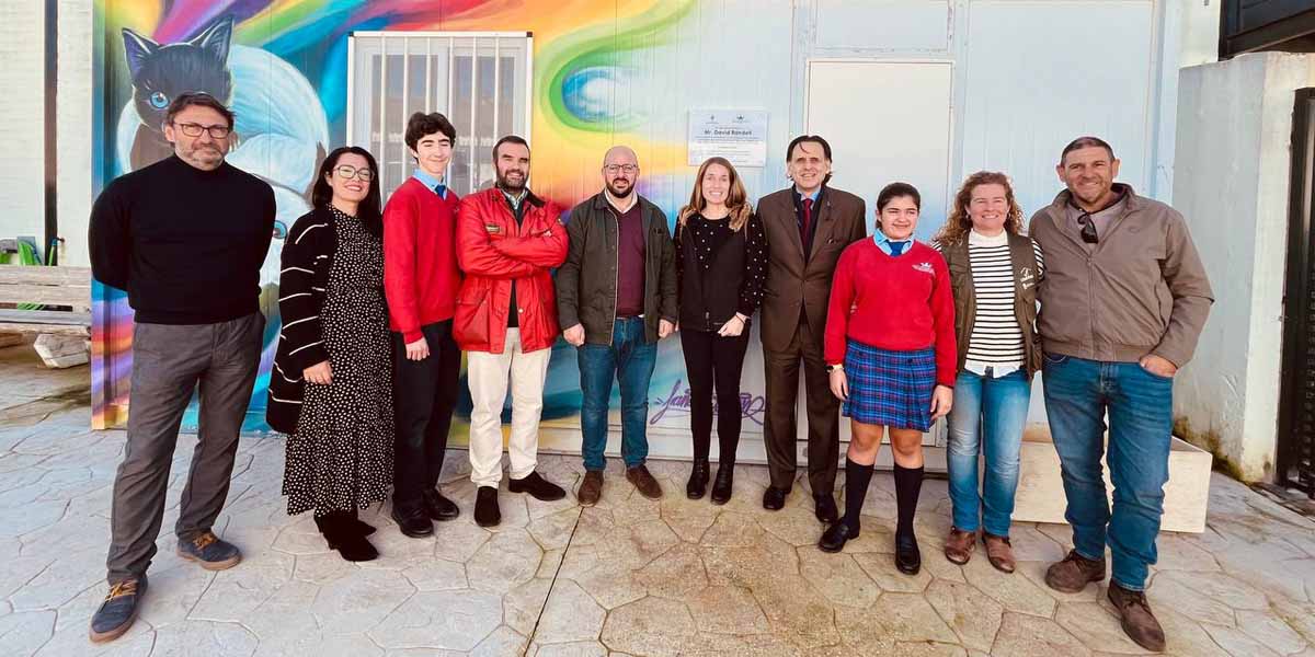 Medio Ambiente agradece a El Centro Inglés su compromiso con el Centro Municipal de Protección Animal