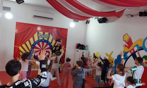 Casi medio millar de pequeños portuenses disfrutan de los talleres de "Circus Ilusionando"