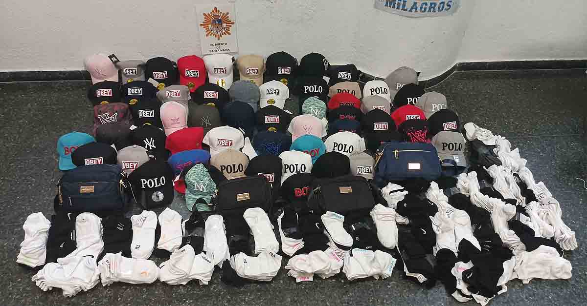 La Policía Local interviene mercancía en el mercadillo por carecer de licencia