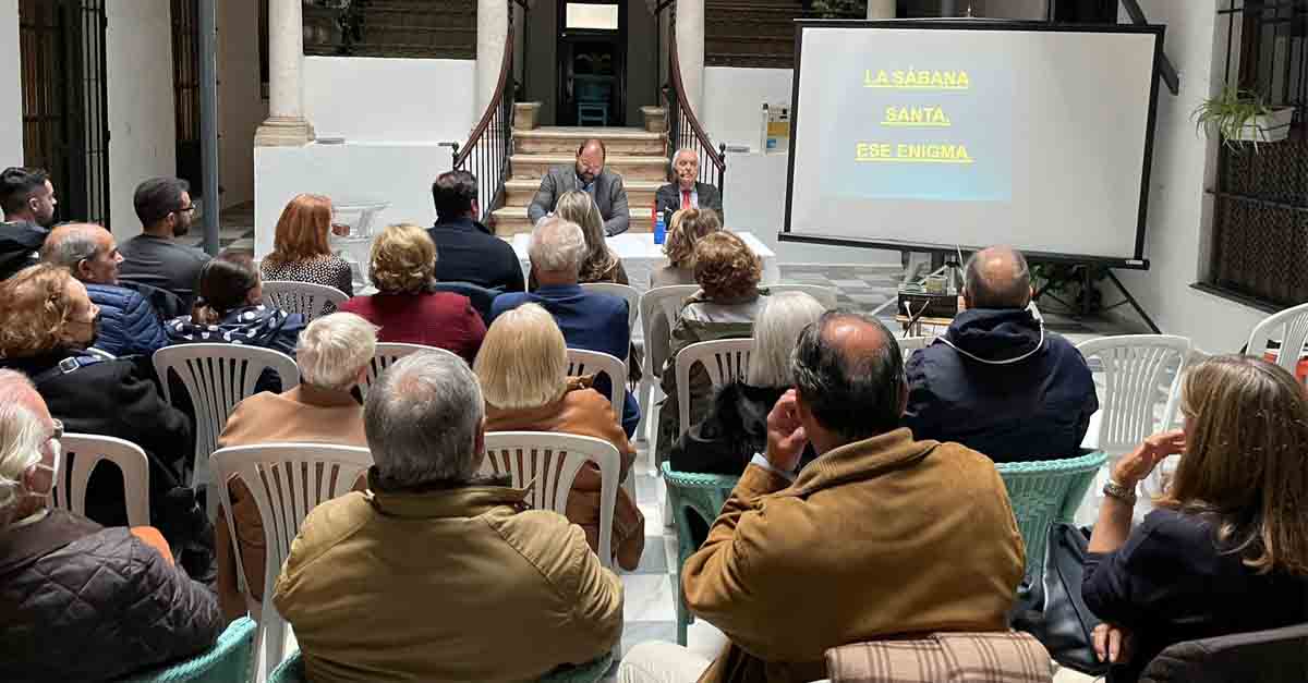 Aforo completo en la primera cita que inaugura el Ciclo de Conferencias Populares