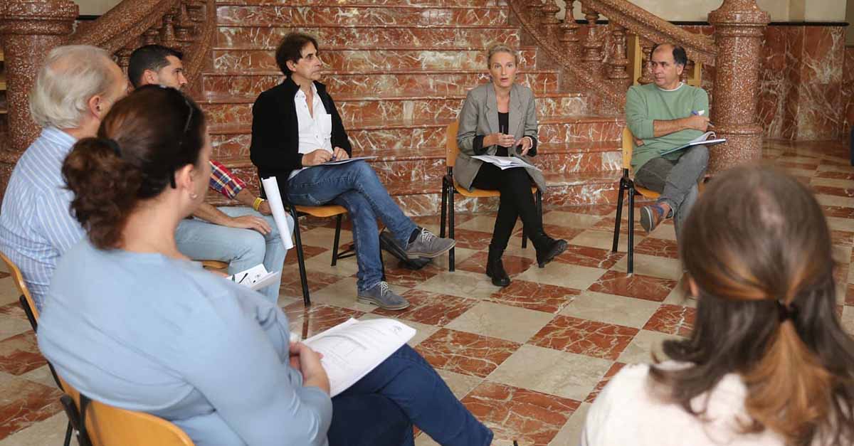 Lola Campos reúne a la Comisión Municipal de Absentismo Escolar