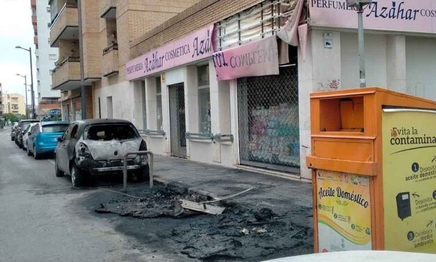 Denuncian el vandalismo callejero de quema continuada de contenedores en El Puerto