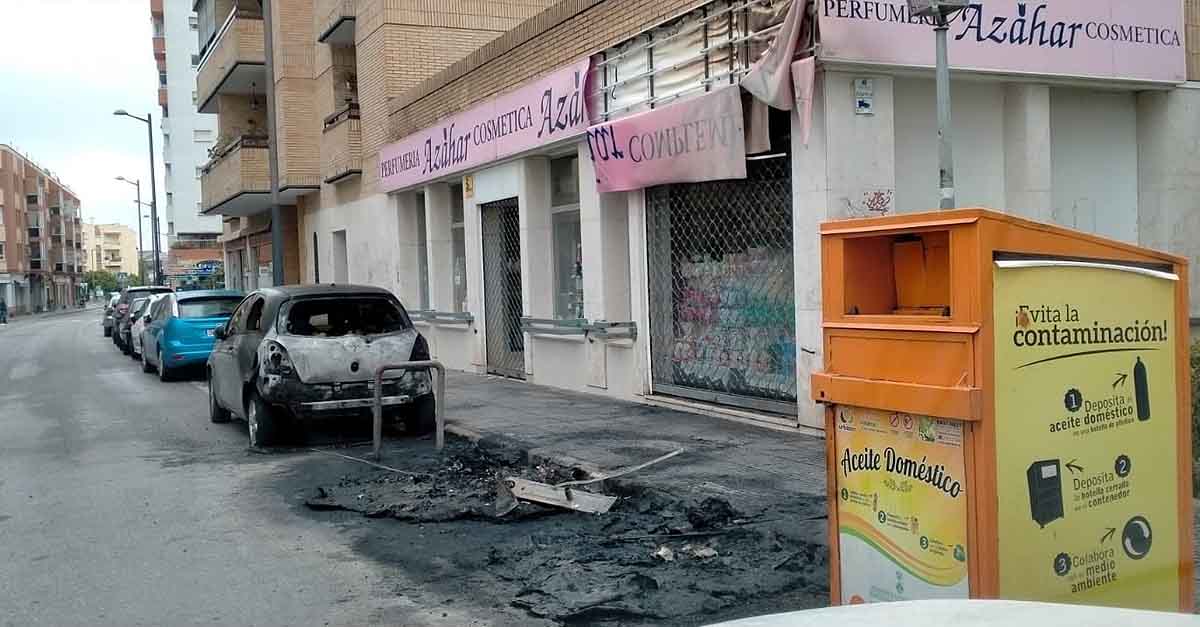 Denuncian el vandalismo callejero de quema continuada de contenedores en El Puerto