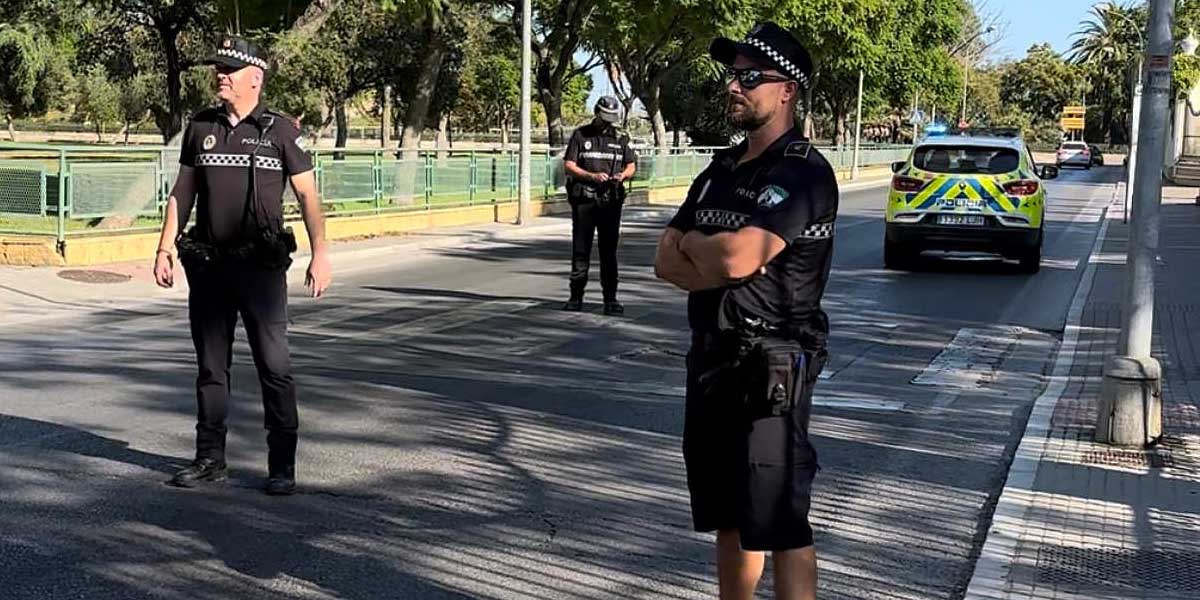 La Policía Local intensifica los controles en la zona de Jardín de Cano y alrededores del Parque del Vino Fino