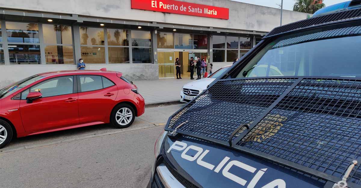 Detenida en El Puerto una mujer utilizando como "mula" a dos menores para transportar droga