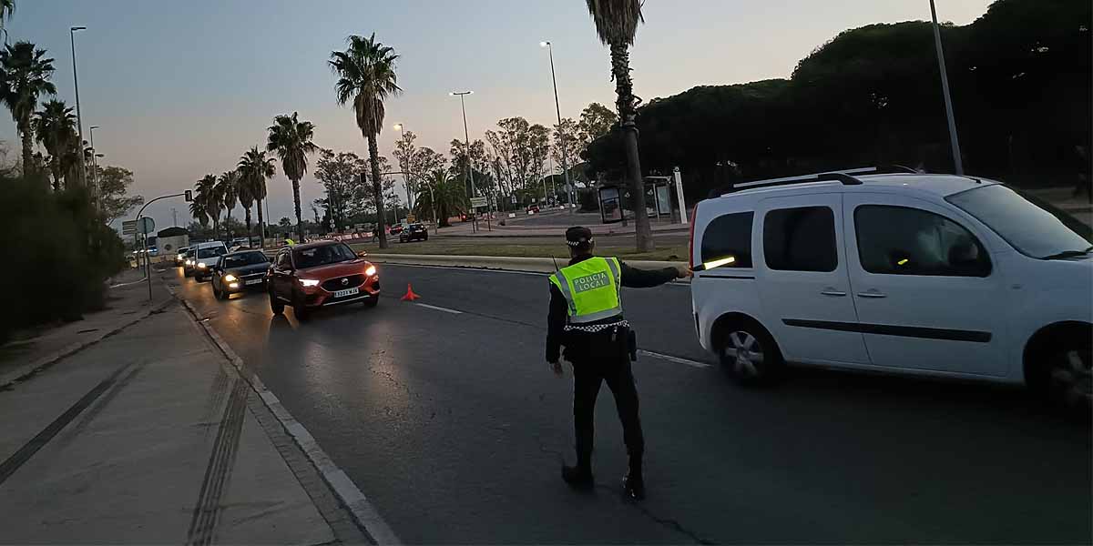 La Policía Local de El Puerto colabora con la DGT en una campaña de vigilancia intensiva a las furgonetas