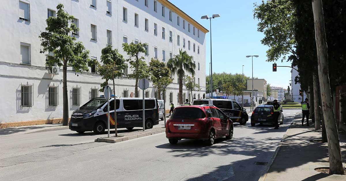 Multado por pasear con su perro a tres kilómetros de su casa en El Puerto