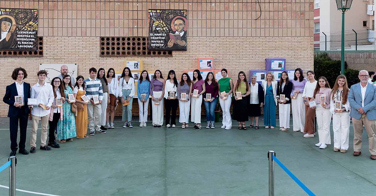 El colegio Luisa de Marillac entrega los premios del XXI Certamen de Relatos Cortos Sor María Aguilar